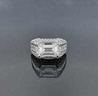 DIANA – 9 Carat Emerald LGD Ring in 10K White Gold