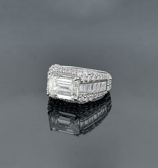 DIANA – 9 Carat Emerald LGD Ring in 10K White Gold