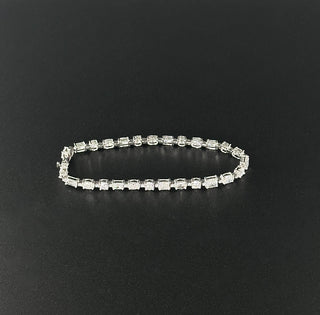 AURORA – 10 Carat Fancy LGD Bracelet in 10K White Gold