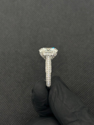 6 Carat Round Diamond with 3-Row Pave Shank