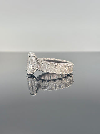 6 Carat Radiant Cut Center with 30 Pointers Radiant Diamonds on Shank