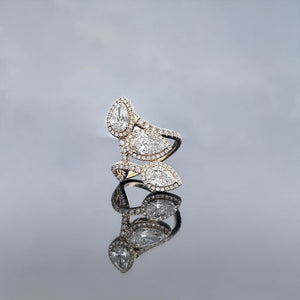 THALIA – 3.5 Carat Three-Stone Pear LGD Ring in 14K Yellow Gold