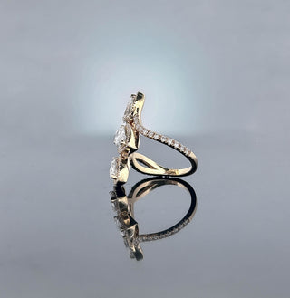 THALIA – 3.5 Carat Three-Stone Pear LGD Ring in 14K Yellow Gold