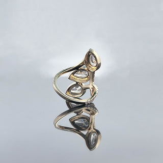 THALIA – 3.5 Carat Three-Stone Pear LGD Ring in 14K Yellow Gold