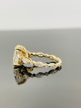 3.9 Carats Long Cushion Cut F/VS1 Lab-Grown Diamond Ring - 14K Gold