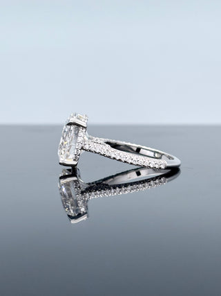 10.34 Carats Round Diamond (LGD) Solitaire Ring With a Pave 3-Row Shank - 14K Gold