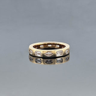 JANAE – 1.5 Carat Marquise & Emerald Eternity LGD Band in 18K Yellow Gold
