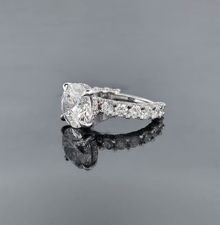 GISELA – 11.5 Carat Round LGD Ring in 14K White Gold