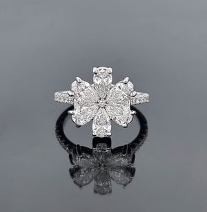 GUDULA – 2.5 Carat Pear LGD Ring in 14K White Gold