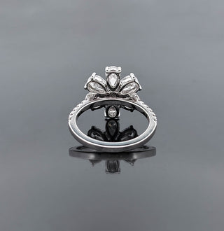 GUDULA – 2.5 Carat Pear LGD Ring in 14K White Gold
