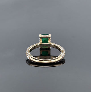 GWENORE – 2.5 Carat Emerald Lab-Grown Colored Diamond Ring in 14K Yellow Gold