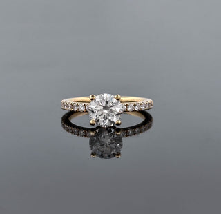 GYTHA – 1.5 Carat Round LGD Ring in 18K Yellow Gold