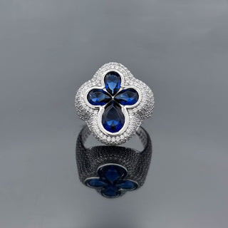 FLORA – Flower Pear Ring in 10K White Gold
