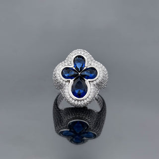FLORA – Flower Pear Ring in 10K White Gold