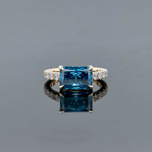 AURELIA – 5 Carat Radiant LGD Ring in 14K Yellow Gold