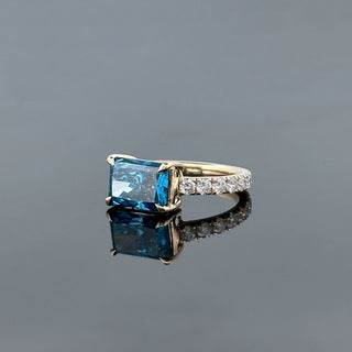 AURELIA – 5 Carat Radiant LGD Ring in 14K Yellow Gold