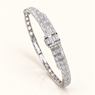VIOLA — 9.77ct Emerald Lab-Grown Diamond Bangle
