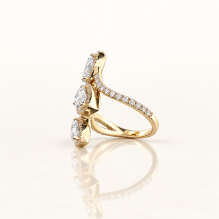 THALIA – 3.5 Carat Three-Stone Pear LGD Ring in 14K Yellow Gold