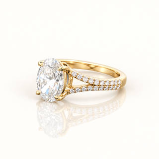 Elodie Oval Diamond Ring in 14K Yellow Gold